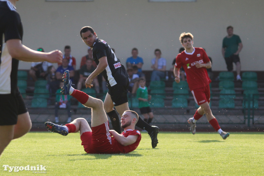 Klasa A: Tucholanka Kaemde Tuchola - Grom Osie 2:3 (2:1). Bramki: Orzechowski (11, 42)