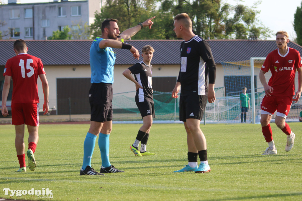 Klasa A: Tucholanka Kaemde Tuchola - Grom Osie 2:3 (2:1). Bramki: Orzechowski (11, 42)