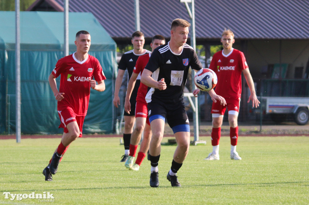 Klasa A: Tucholanka Kaemde Tuchola - Grom Osie 2:3 (2:1). Bramki: Orzechowski (11, 42)