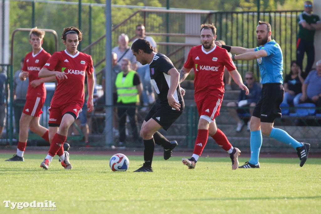 Klasa A: Tucholanka Kaemde Tuchola - Grom Osie 2:3 (2:1). Bramki: Orzechowski (11, 42)