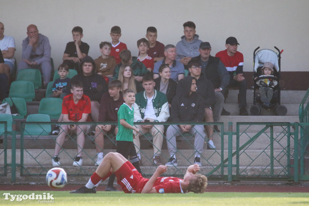 Klasa A: Tucholanka Kaemde Tuchola - Grom Osie 2:3 (2:1). Bramki: Orzechowski (11, 42)