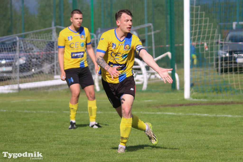 Klasa okręgowa: Rawys CEO Raciąż - Pomorzanin Toruń 3:2 (1:0). Bramki: G. Kokoladze (42, 60), Damian Rybacki (89)