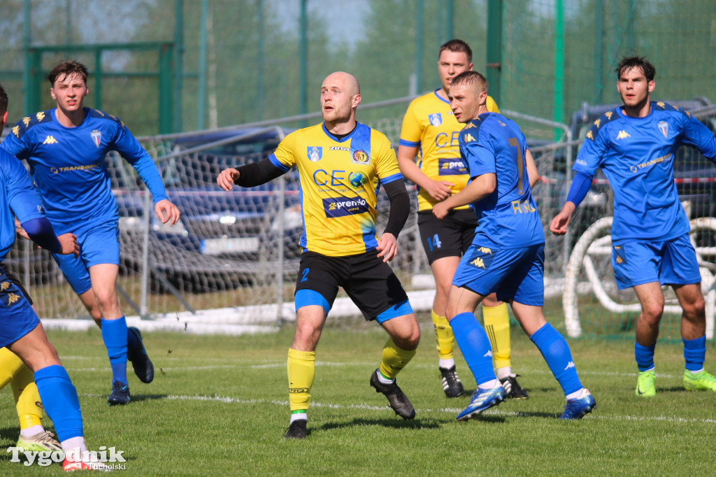 Klasa okręgowa: Rawys CEO Raciąż - Pomorzanin Toruń 3:2 (1:0). Bramki: G. Kokoladze (42, 60), Damian Rybacki (89)