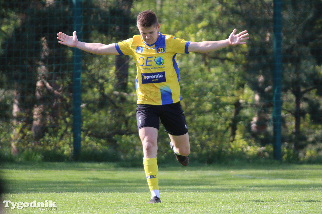 Klasa okręgowa: Rawys CEO Raciąż - Pomorzanin Toruń 3:2 (1:0). Bramki: G. Kokoladze (42, 60), Damian Rybacki (89)
