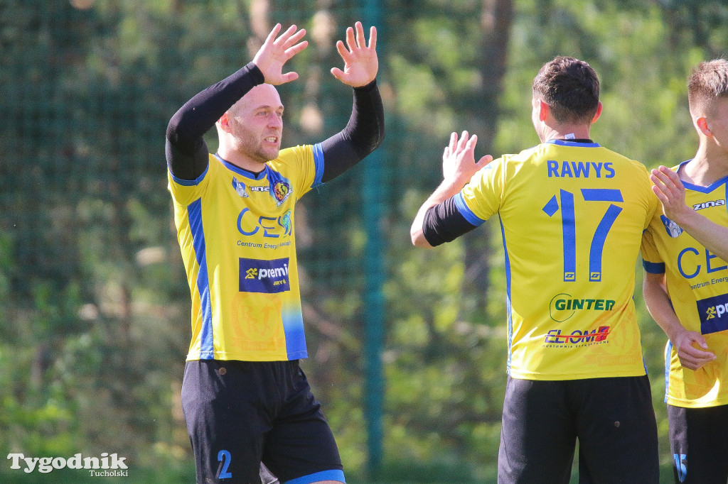 Klasa okręgowa: Rawys CEO Raciąż - Pomorzanin Toruń 3:2 (1:0). Bramki: G. Kokoladze (42, 60), Damian Rybacki (89)