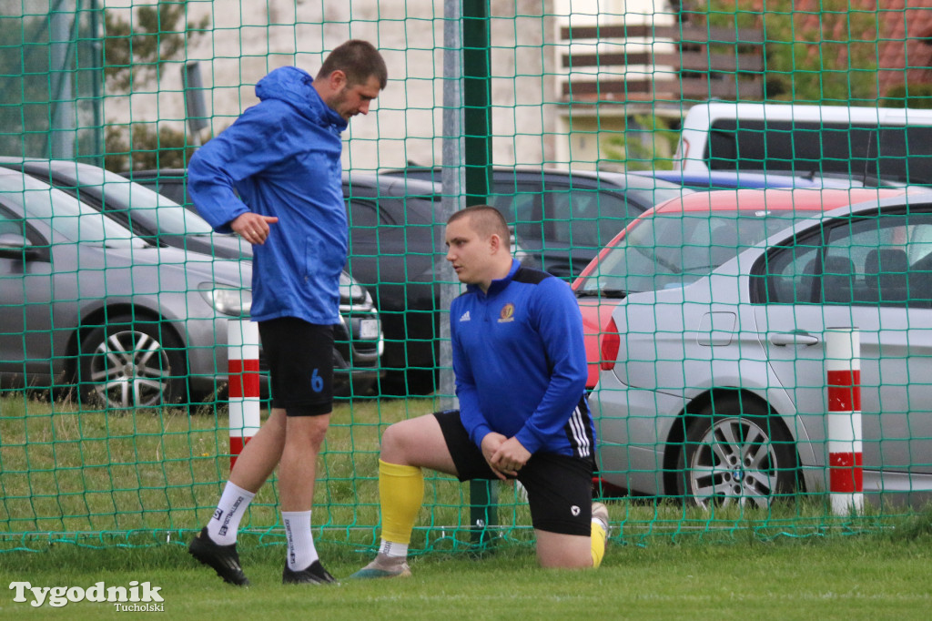 Klasa okręgowa: Rawys CEO Raciąż - Pomorzanin Toruń 3:2 (1:0). Bramki: G. Kokoladze (42, 60), Damian Rybacki (89)