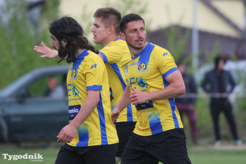 Klasa okręgowa: Rawys CEO Raciąż - Pomorzanin Toruń 3:2 (1:0). Bramki: G. Kokoladze (42, 60), Damian Rybacki (89)