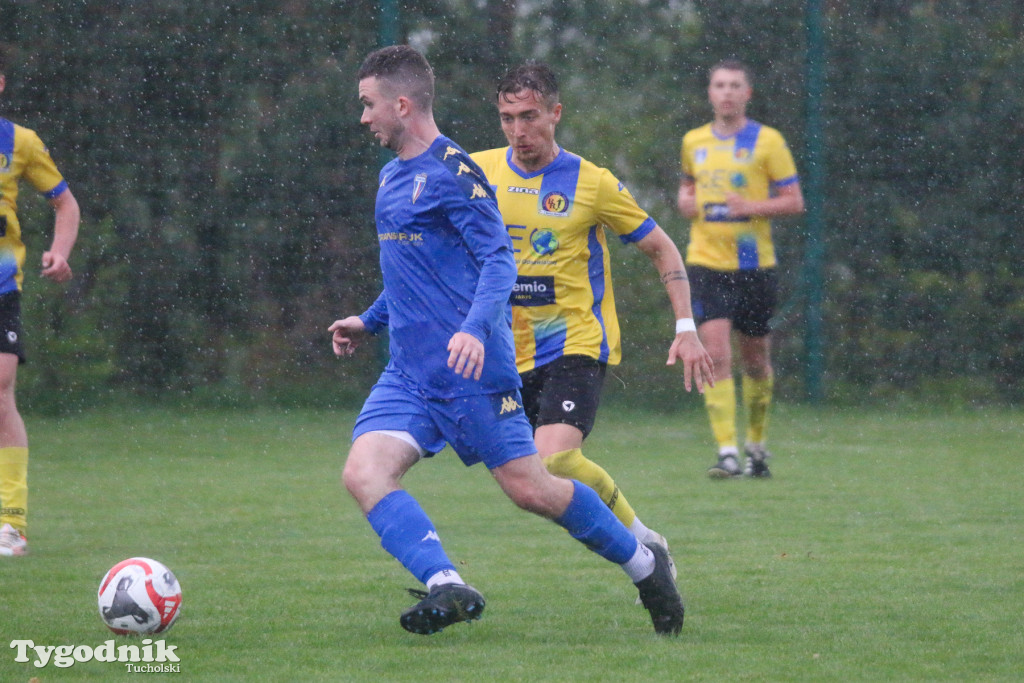 Klasa okręgowa: Rawys CEO Raciąż - Pomorzanin Toruń 3:2 (1:0). Bramki: G. Kokoladze (42, 60), Damian Rybacki (89)