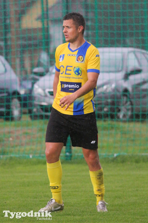 Klasa okręgowa: Rawys CEO Raciąż - Pomorzanin Toruń 3:2 (1:0). Bramki: G. Kokoladze (42, 60), Damian Rybacki (89)