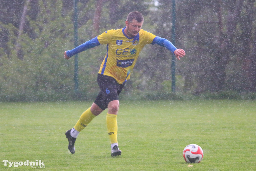 Klasa okręgowa: Rawys CEO Raciąż - Pomorzanin Toruń 3:2 (1:0). Bramki: G. Kokoladze (42, 60), Damian Rybacki (89)