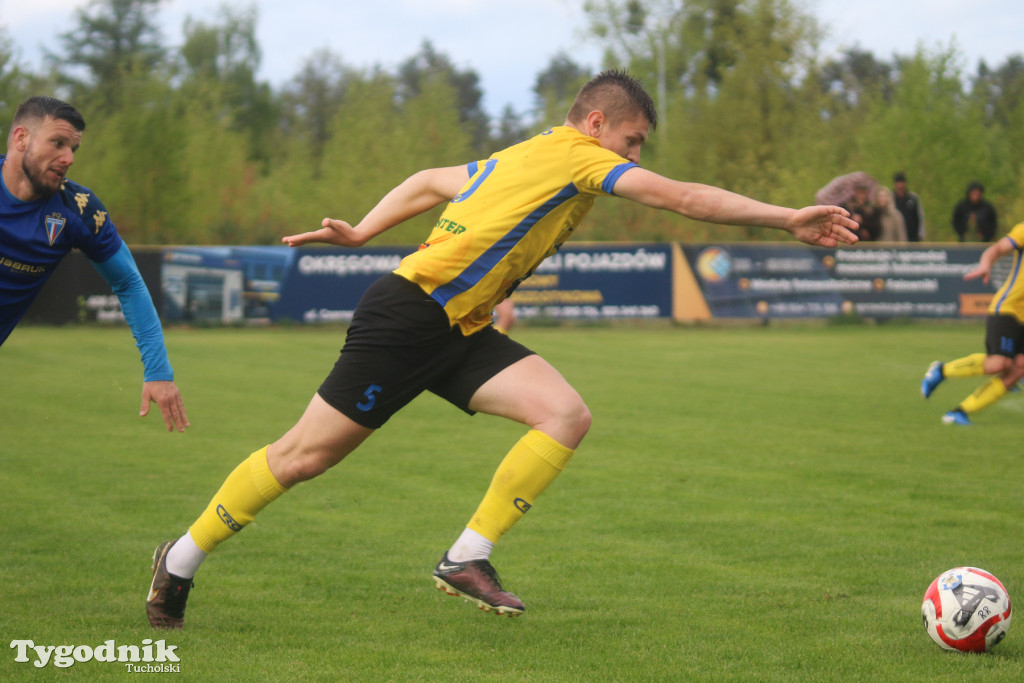 Klasa okręgowa: Rawys CEO Raciąż - Pomorzanin Toruń 3:2 (1:0). Bramki: G. Kokoladze (42, 60), Damian Rybacki (89)