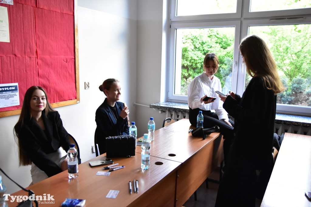 Tegoroczni absolwenci szkół ponadpodstawowych zmierzyli się z egzaminem dojrzałości