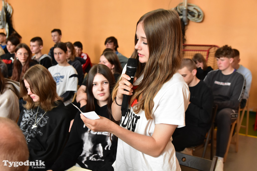 Młodzieżowi Radni Powiatu Tucholskiego opowiadali o swojej pracy