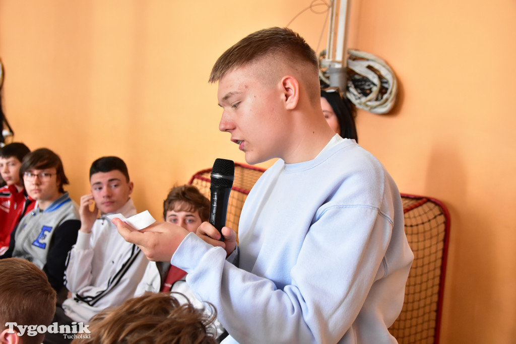 Młodzieżowi Radni Powiatu Tucholskiego opowiadali o swojej pracy
