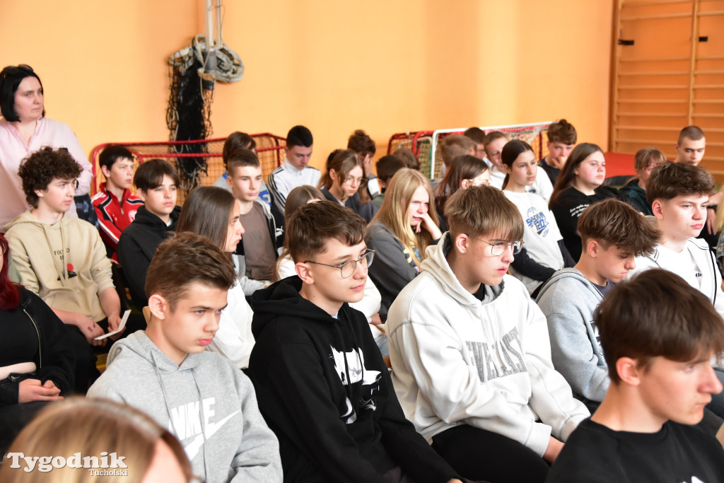 Młodzieżowi Radni Powiatu Tucholskiego opowiadali o swojej pracy