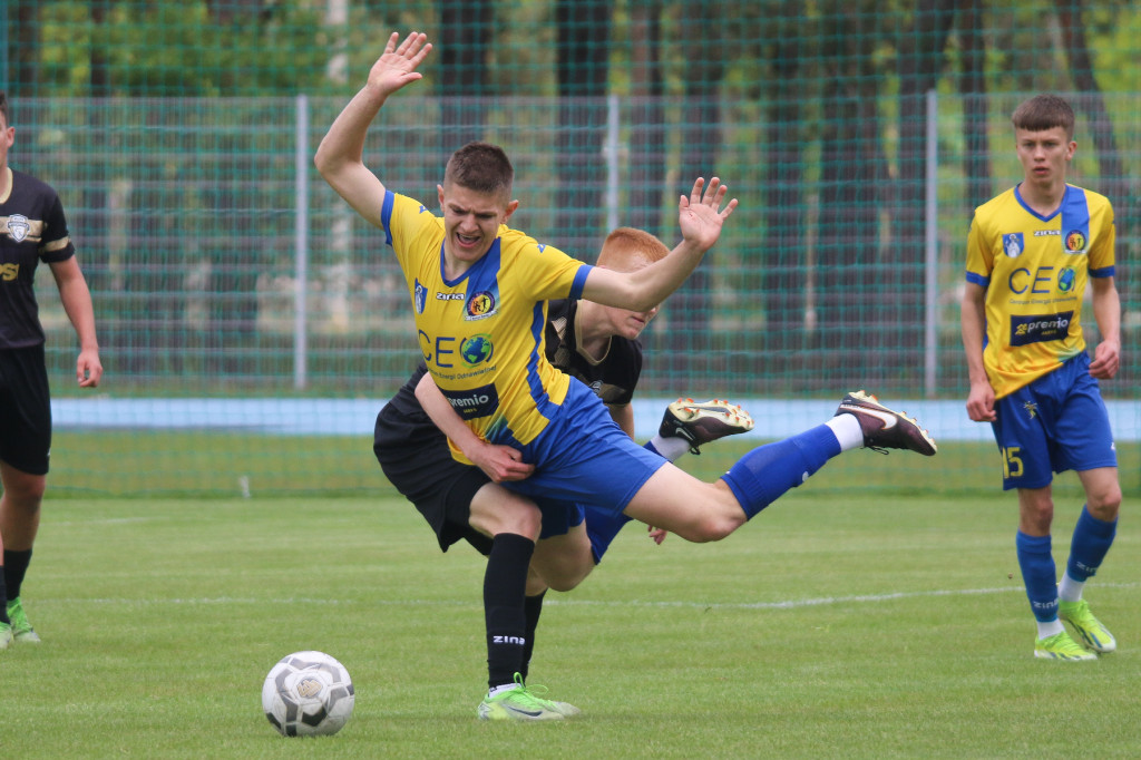 Klasa okręgowa: MUKS CWZS Bydgoszcz - Rawys CEO Raciąż 3:5 (0:1). Bramki: Rybacki (25,75,90), G. Kokoladze (80,90+1)