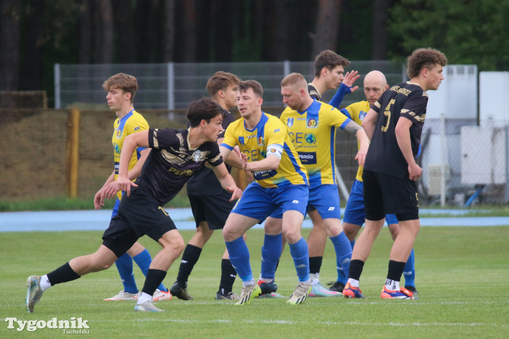 Klasa okręgowa: MUKS CWZS Bydgoszcz - Rawys CEO Raciąż 3:5 (0:1). Bramki: Rybacki (25,75,90), G. Kokoladze (80,90+1)