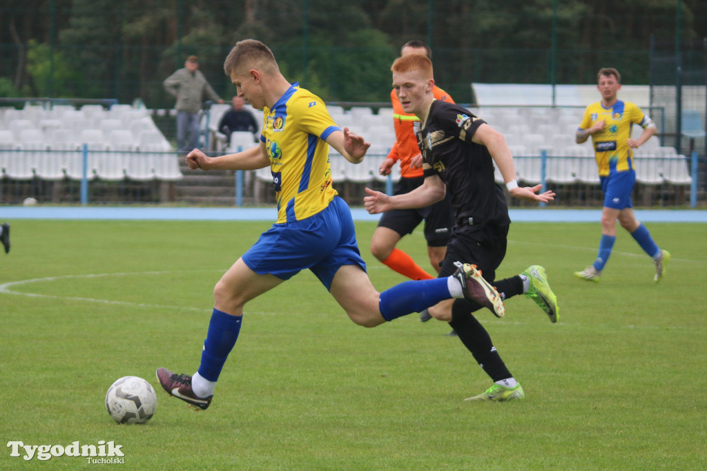 Klasa okręgowa: MUKS CWZS Bydgoszcz - Rawys CEO Raciąż 3:5 (0:1). Bramki: Rybacki (25,75,90), G. Kokoladze (80,90+1)