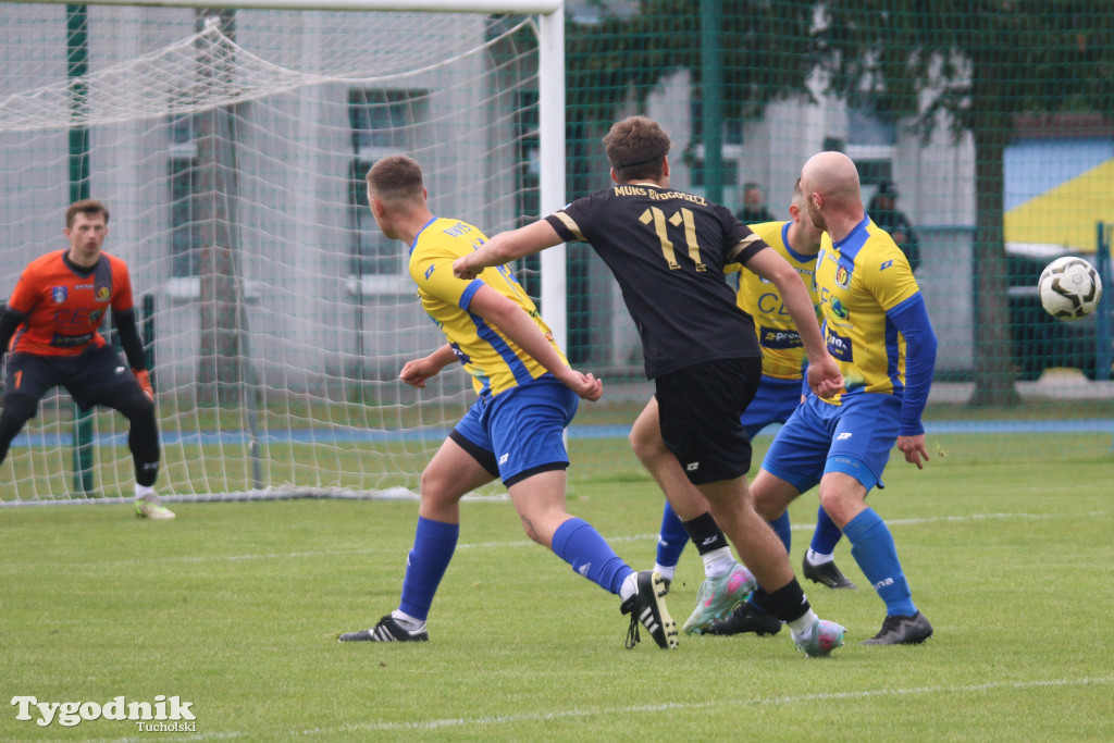 Klasa okręgowa: MUKS CWZS Bydgoszcz - Rawys CEO Raciąż 3:5 (0:1). Bramki: Rybacki (25,75,90), G. Kokoladze (80,90+1)