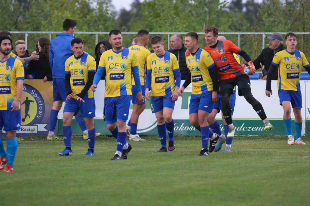 Klasa okręgowa: Rawys CEO Raciąż - Gryf Sicienko 6:1 (2:0)