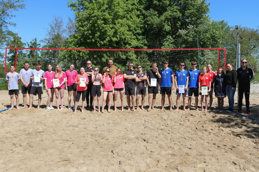 Licealiada - siatkówkę plażową wygrał \