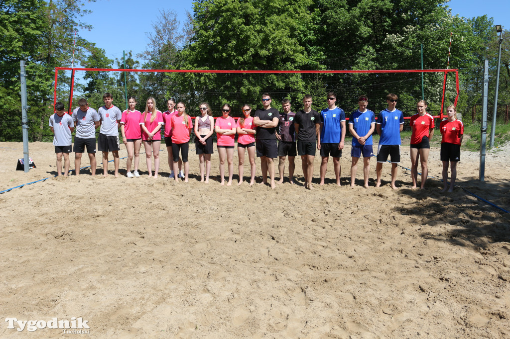 Licealiada - siatkówkę plażową wygrał \
