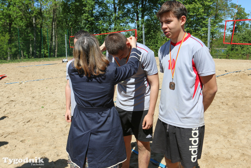 Licealiada - siatkówkę plażową wygrał \
