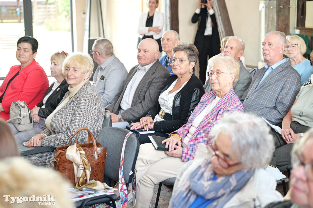 Seniorzy z całego województwa debatowali w Cekcynie