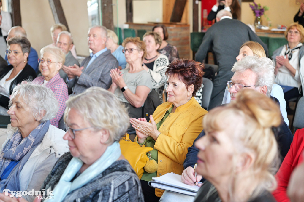 Seniorzy z całego województwa debatowali w Cekcynie