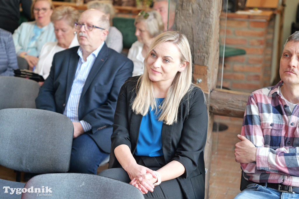 Seniorzy z całego województwa debatowali w Cekcynie