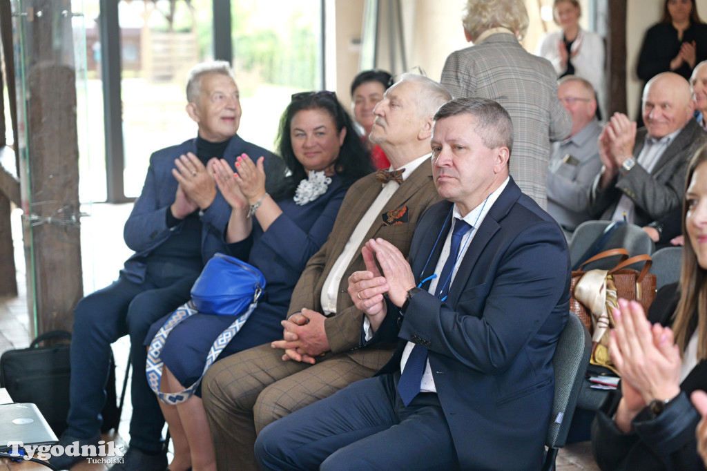 Seniorzy z całego województwa debatowali w Cekcynie