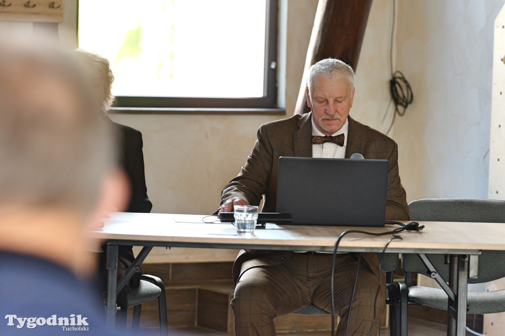Seniorzy z całego województwa debatowali w Cekcynie