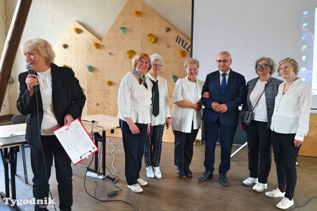 Seniorzy z całego województwa debatowali w Cekcynie