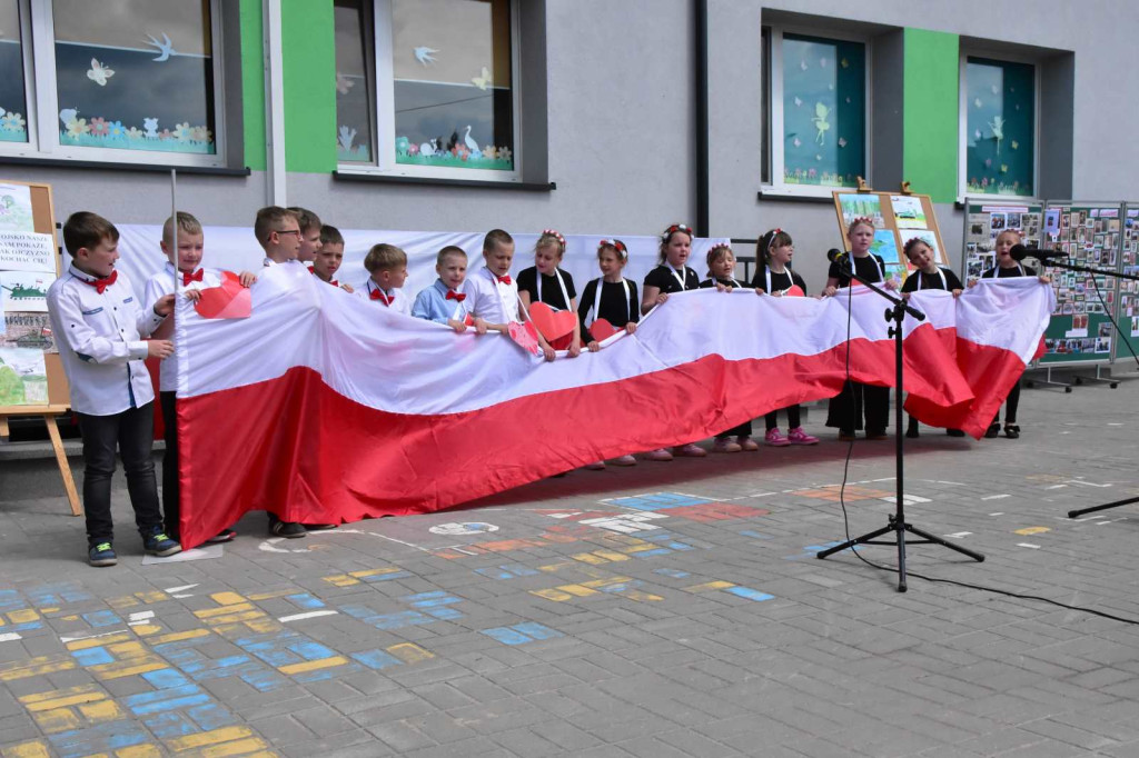 Uroczystość z okazji nadania Szkole Podstawowej w Lubiewie im. Wojska Polskiego