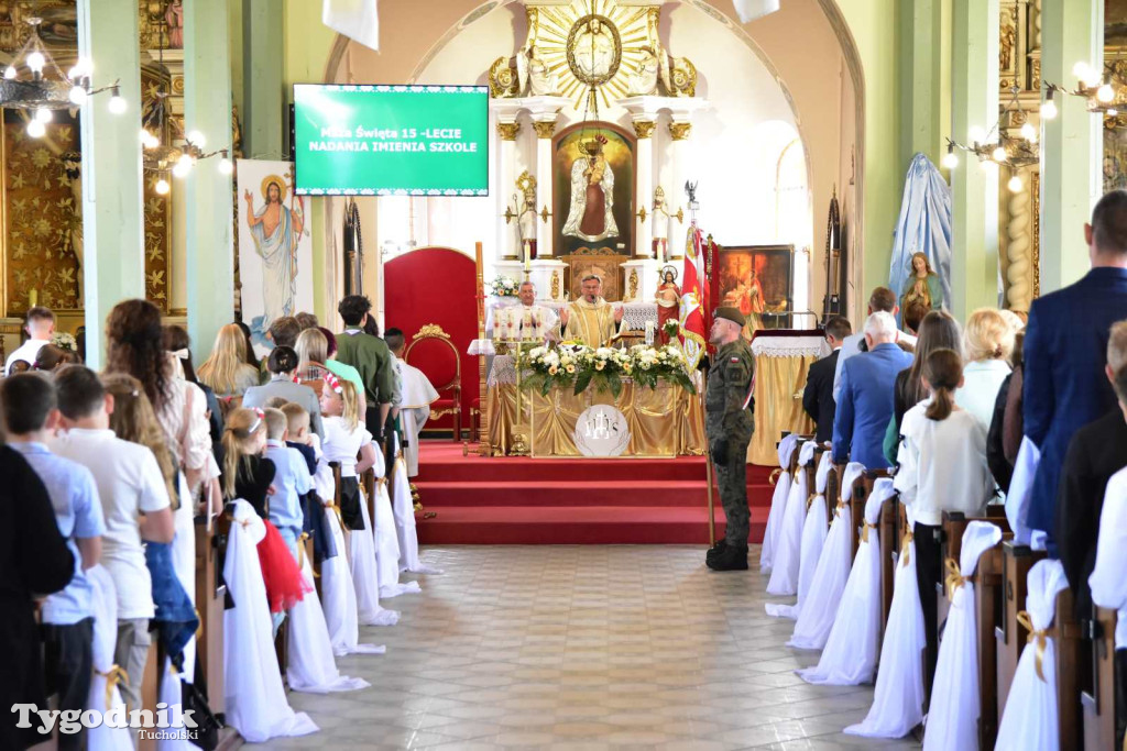 Uroczystość z okazji nadania Szkole Podstawowej w Lubiewie im. Wojska Polskiego
