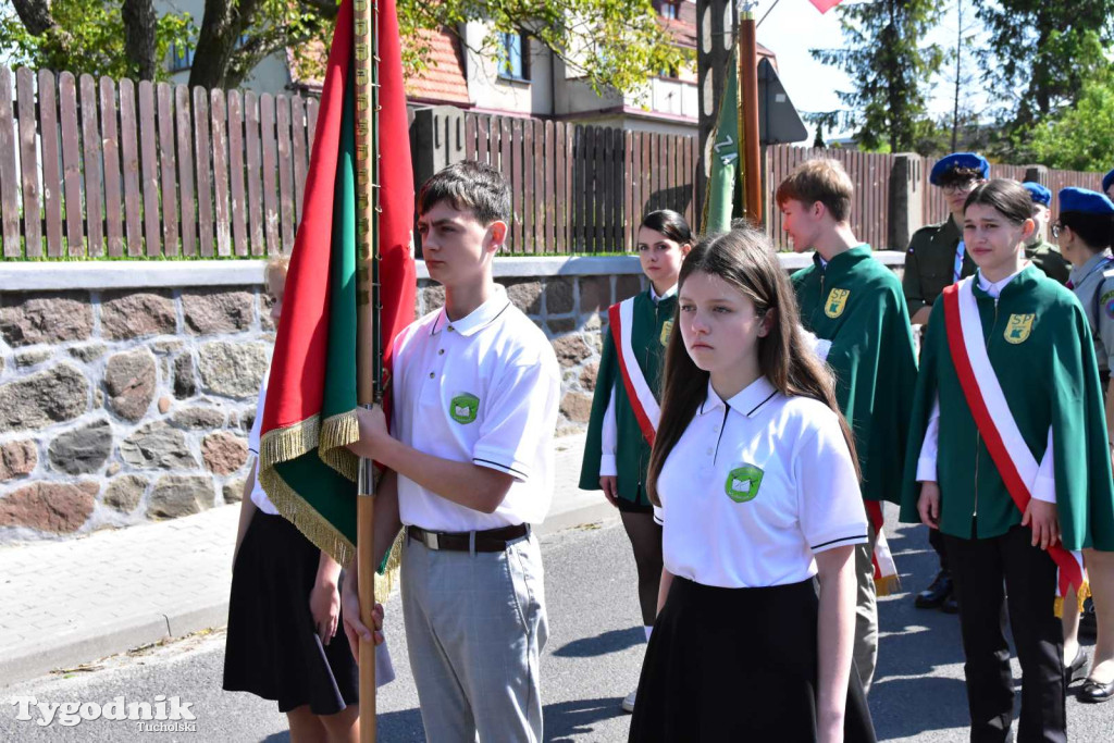 Uroczystość z okazji nadania Szkole Podstawowej w Lubiewie im. Wojska Polskiego