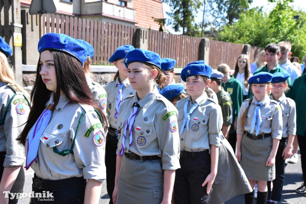 Uroczystość z okazji nadania Szkole Podstawowej w Lubiewie im. Wojska Polskiego