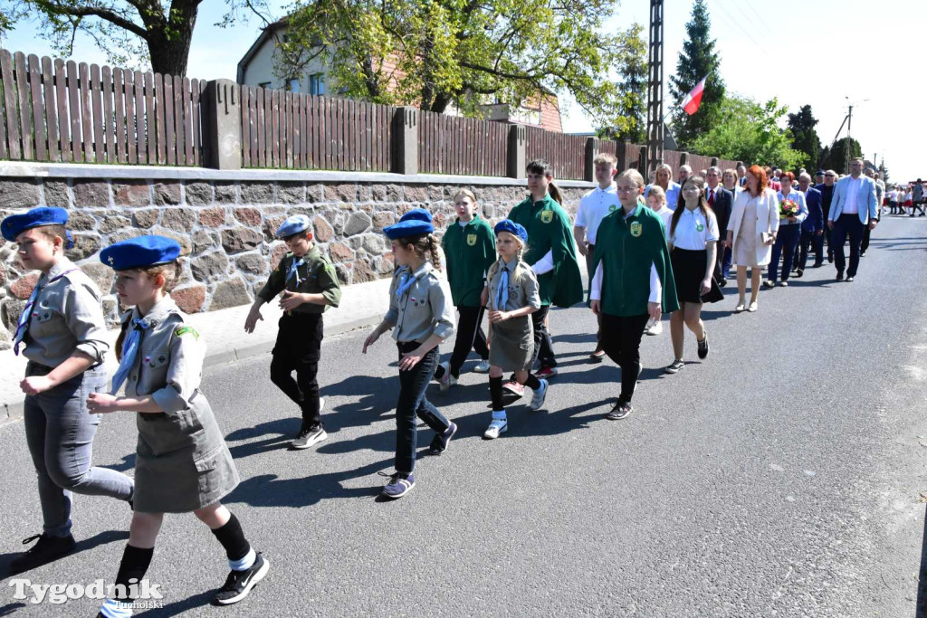 Uroczystość z okazji nadania Szkole Podstawowej w Lubiewie im. Wojska Polskiego