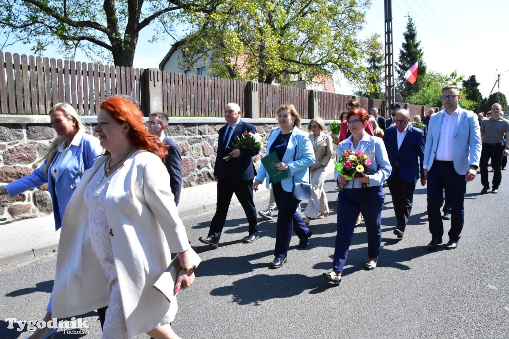Uroczystość z okazji nadania Szkole Podstawowej w Lubiewie im. Wojska Polskiego