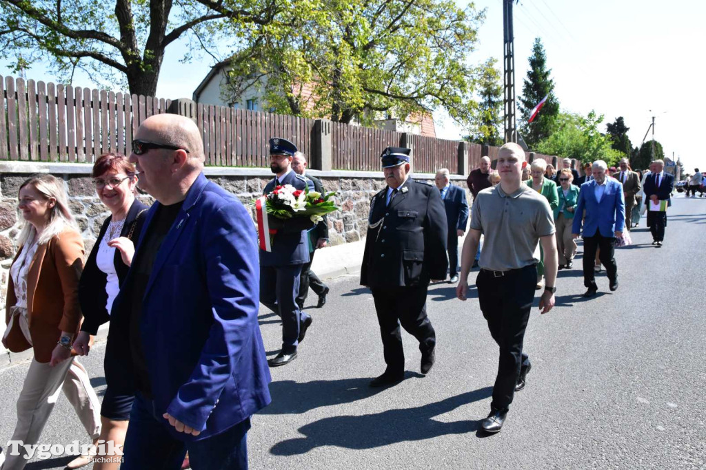 Uroczystość z okazji nadania Szkole Podstawowej w Lubiewie im. Wojska Polskiego
