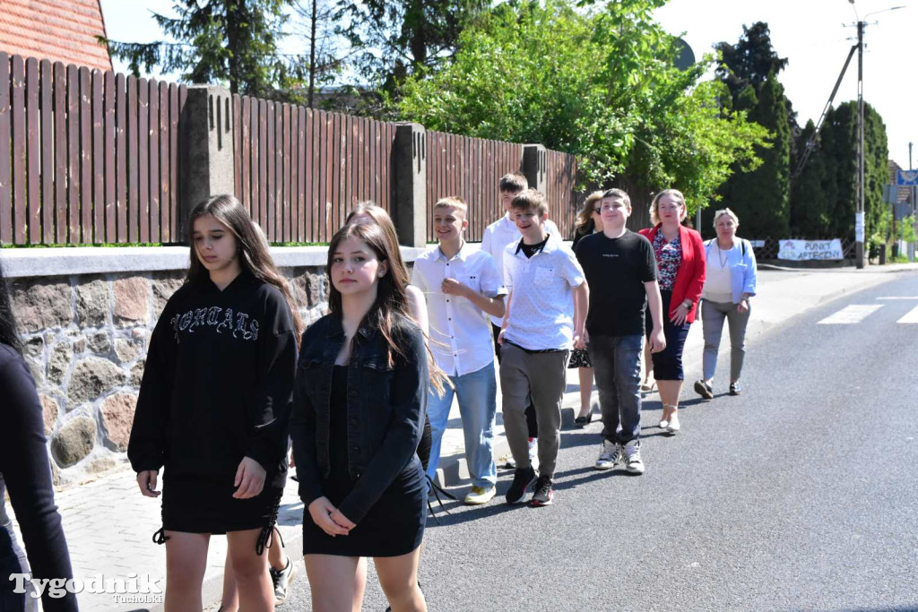 Uroczystość z okazji nadania Szkole Podstawowej w Lubiewie im. Wojska Polskiego