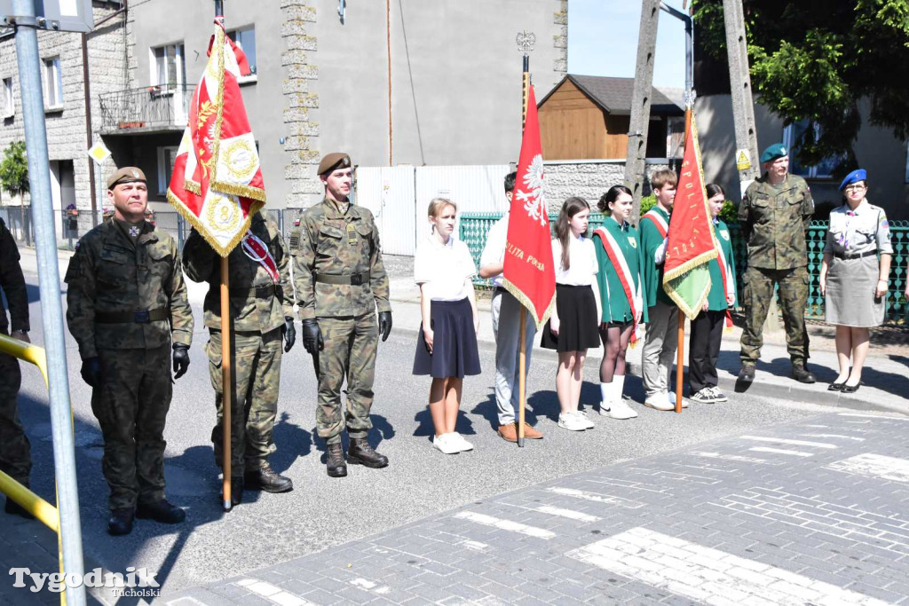 Uroczystość z okazji nadania Szkole Podstawowej w Lubiewie im. Wojska Polskiego