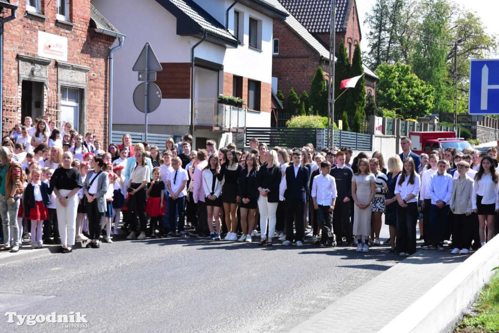 Uroczystość z okazji nadania Szkole Podstawowej w Lubiewie im. Wojska Polskiego