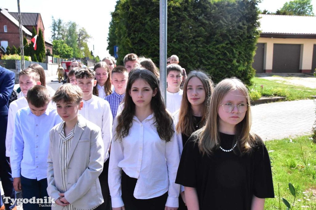 Uroczystość z okazji nadania Szkole Podstawowej w Lubiewie im. Wojska Polskiego