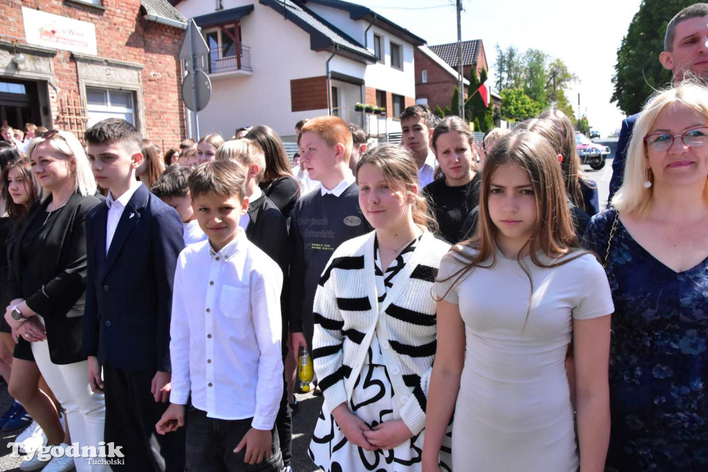 Uroczystość z okazji nadania Szkole Podstawowej w Lubiewie im. Wojska Polskiego