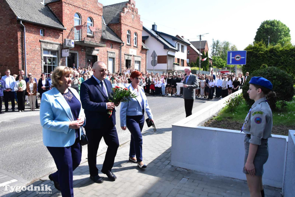 Uroczystość z okazji nadania Szkole Podstawowej w Lubiewie im. Wojska Polskiego