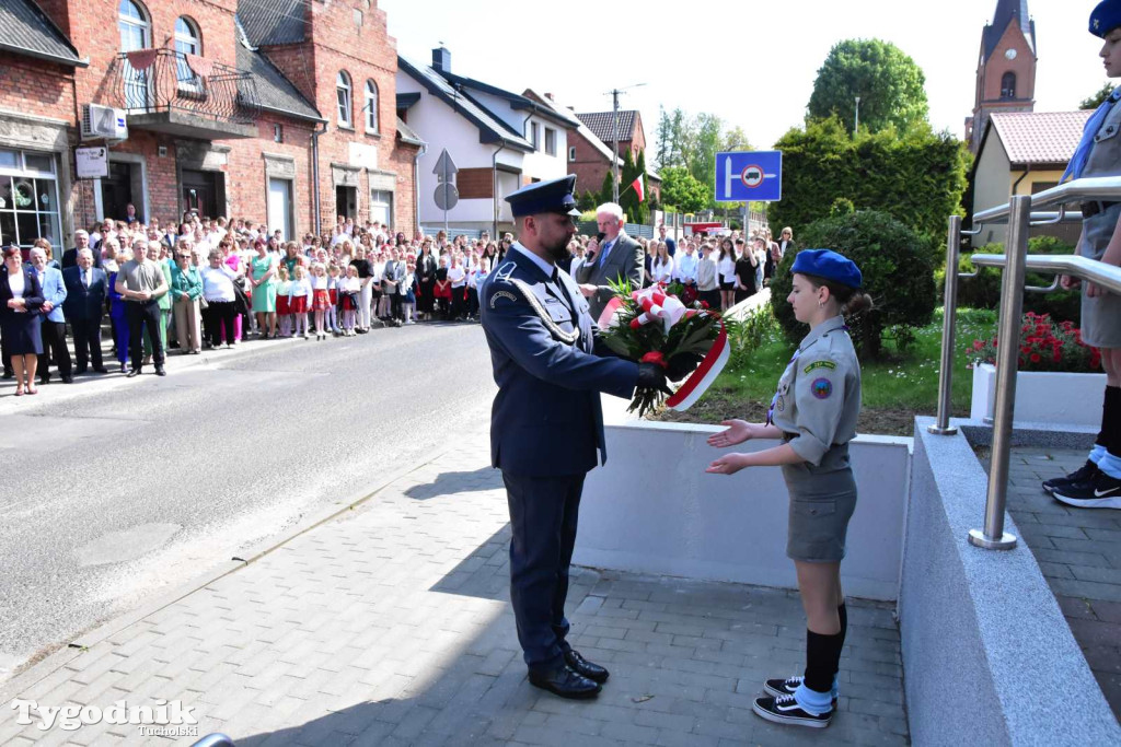 Uroczystość z okazji nadania Szkole Podstawowej w Lubiewie im. Wojska Polskiego