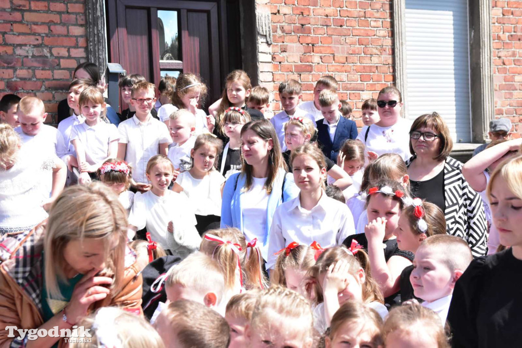 Uroczystość z okazji nadania Szkole Podstawowej w Lubiewie im. Wojska Polskiego