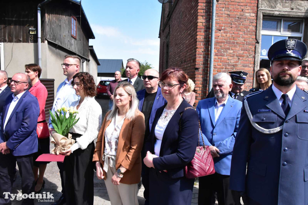 Uroczystość z okazji nadania Szkole Podstawowej w Lubiewie im. Wojska Polskiego