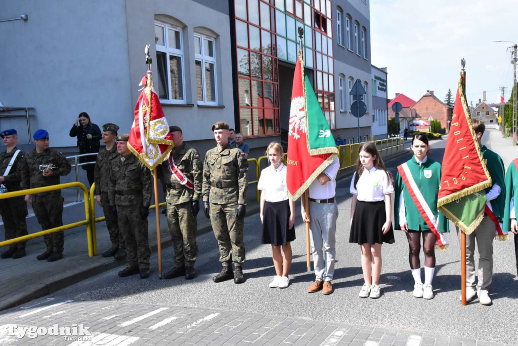 Uroczystość z okazji nadania Szkole Podstawowej w Lubiewie im. Wojska Polskiego